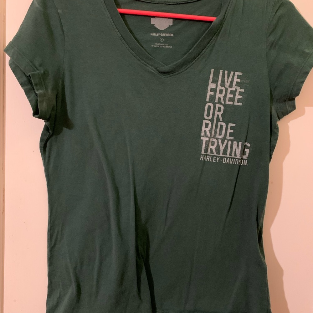 Dark green Harley Davison tshirt